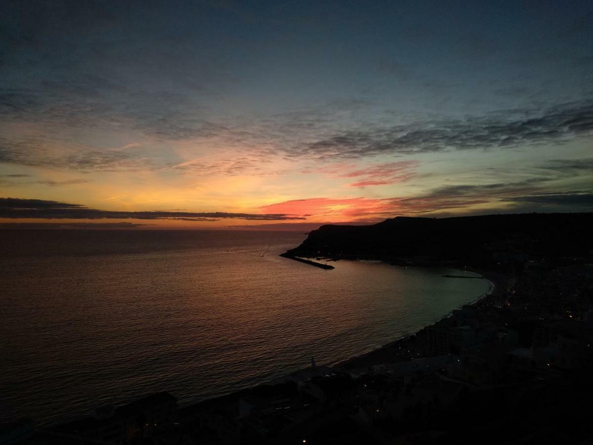 Edificio Panoramico - Falesia De Sesimbra Bagian luar foto